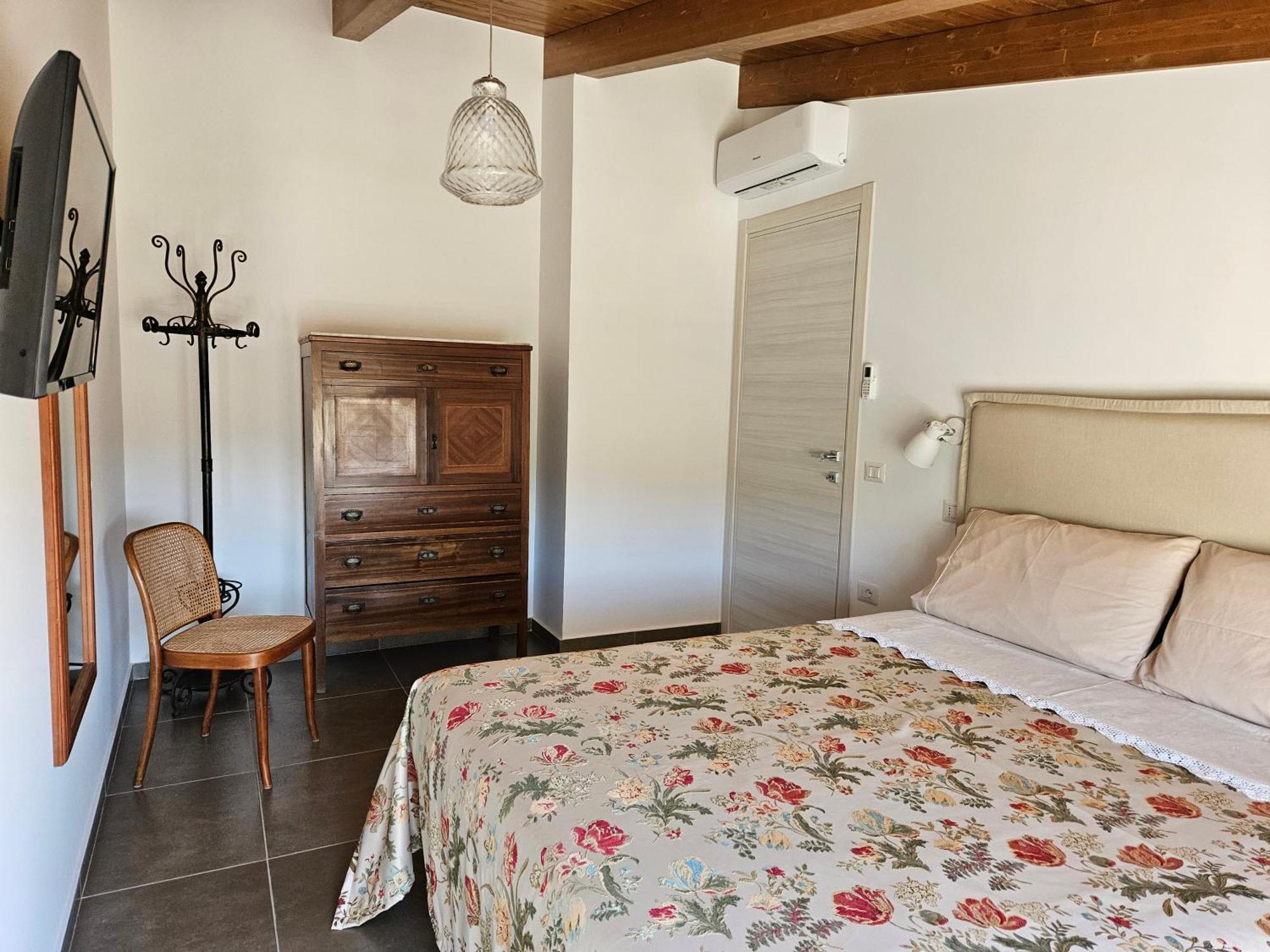 Le Bisceglie Guest House Albanella Bagian luar foto