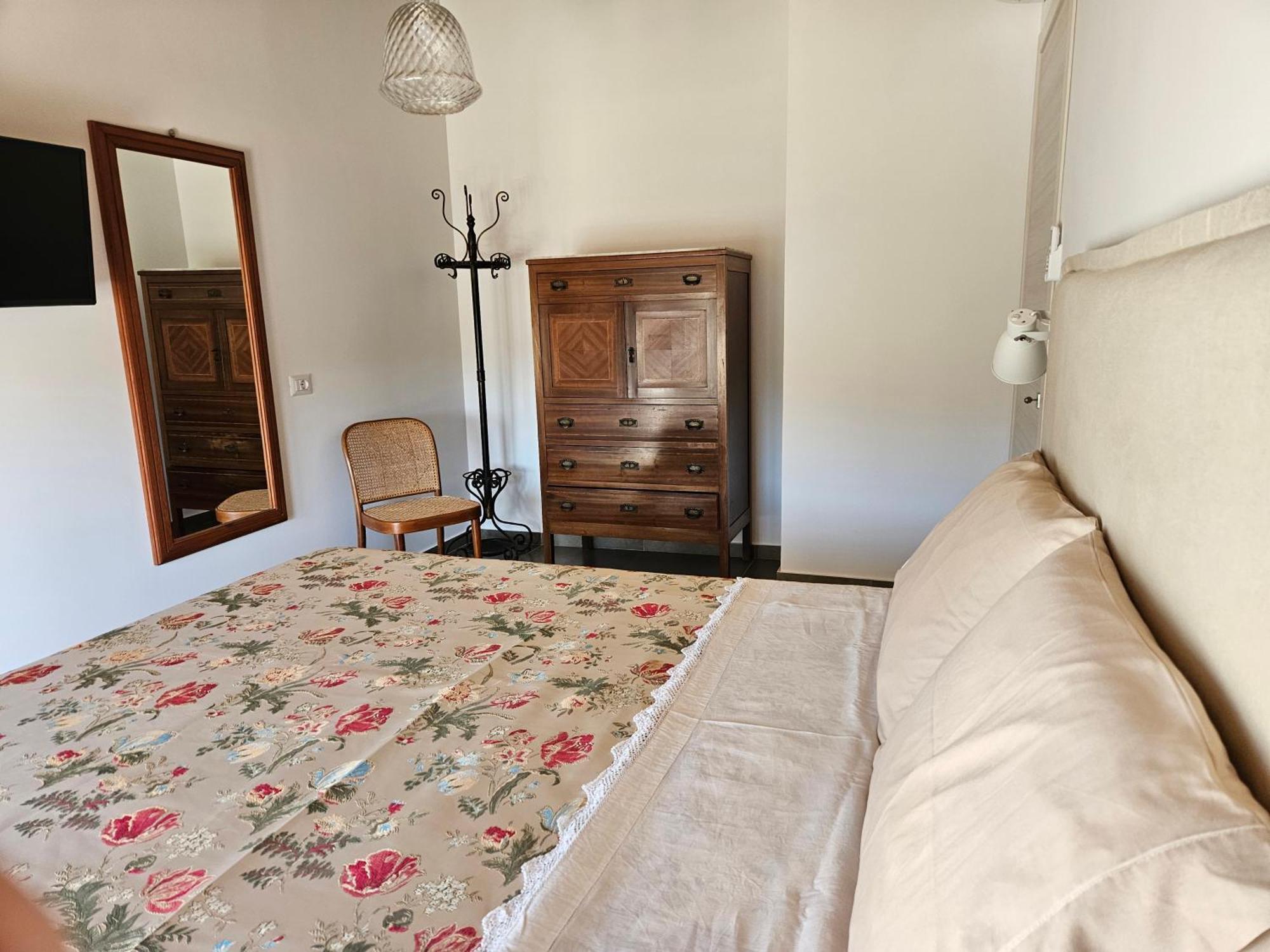 Le Bisceglie Guest House Albanella Bagian luar foto